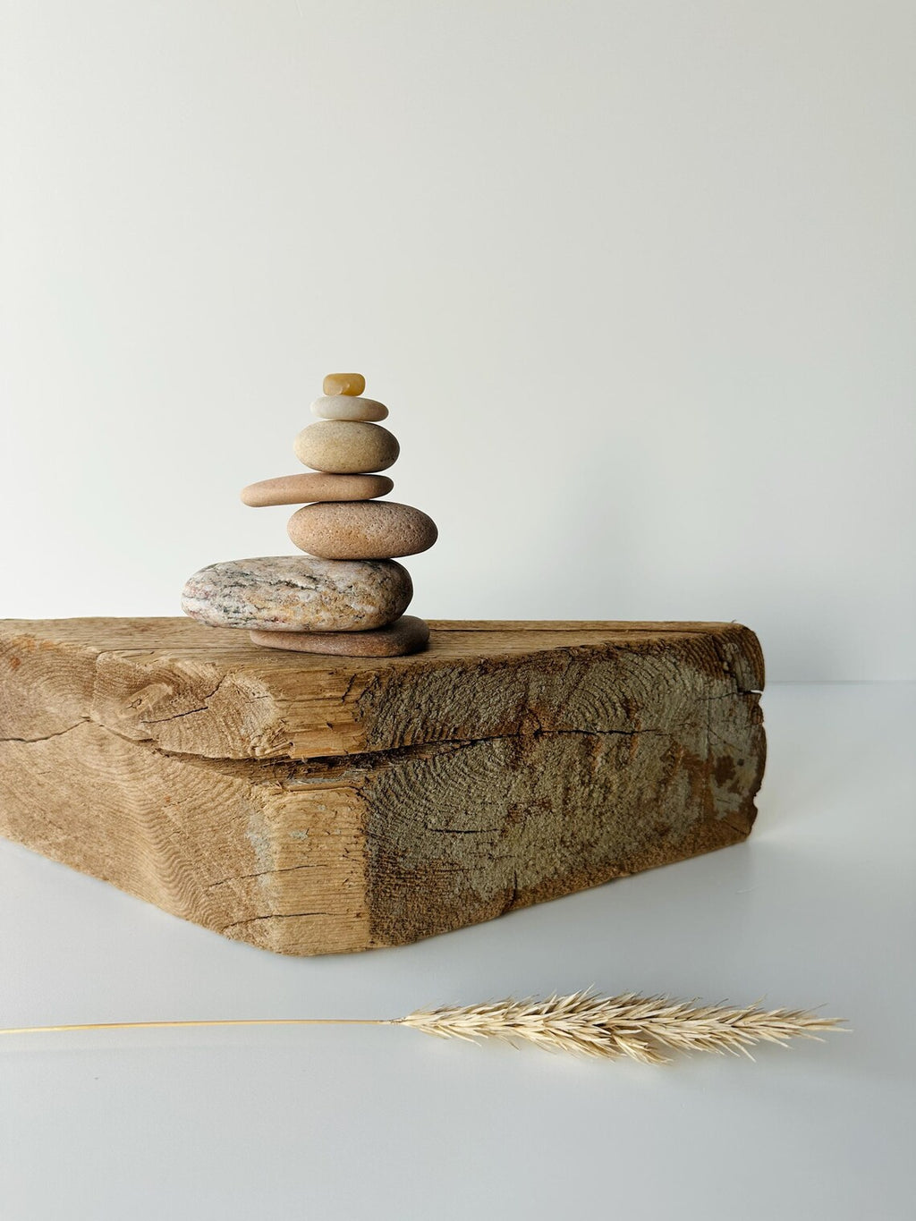 Baltic Sea Japandi Zen Balance Stones – 7-Stone Wabi Sabi Sculpture for Desk, Shelf & Meditation Decor